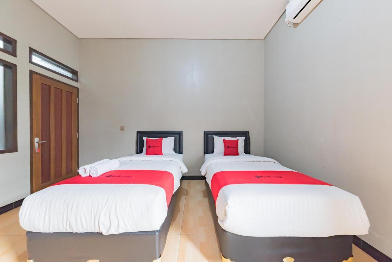 Hotel Reddoorz Syariah Near Politeknik Negeri Bandung Campus à Cimahi Extérieur photo