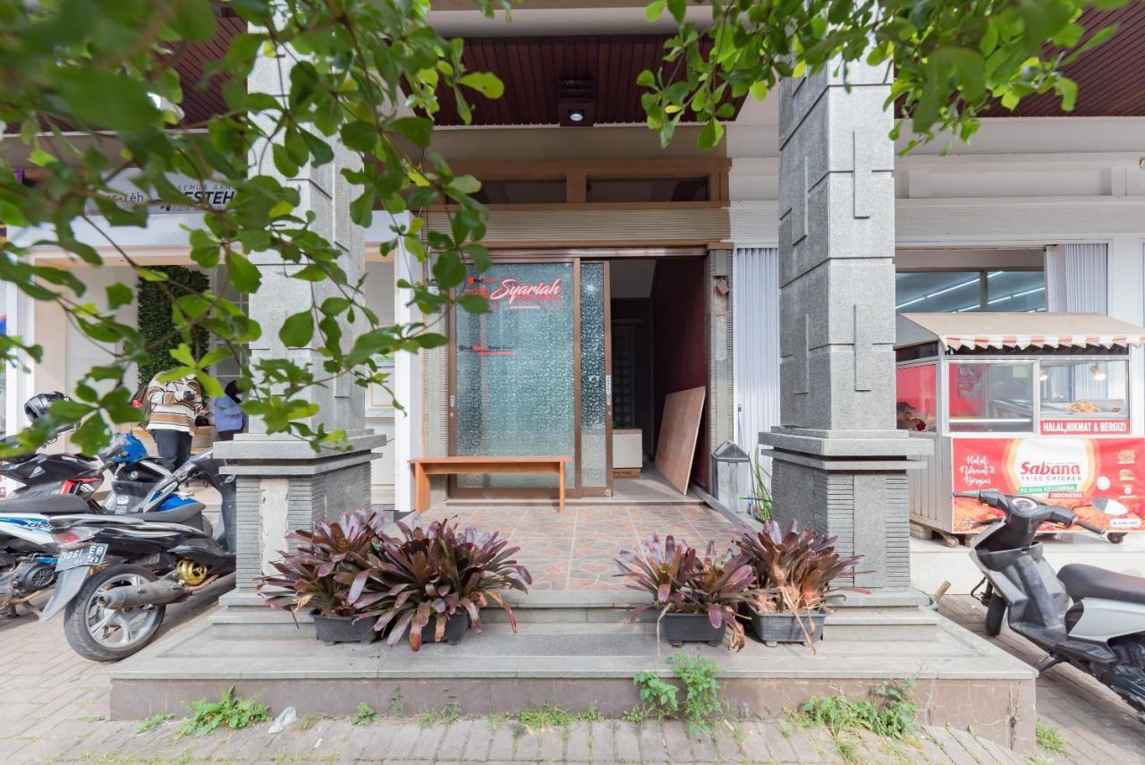 Hotel Reddoorz Syariah Near Politeknik Negeri Bandung Campus à Cimahi Extérieur photo
